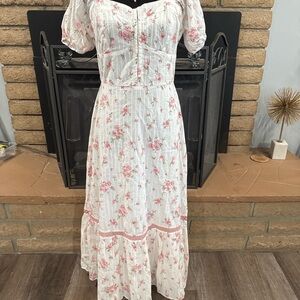 Elegant Floral Maxi Dress in White and Pink